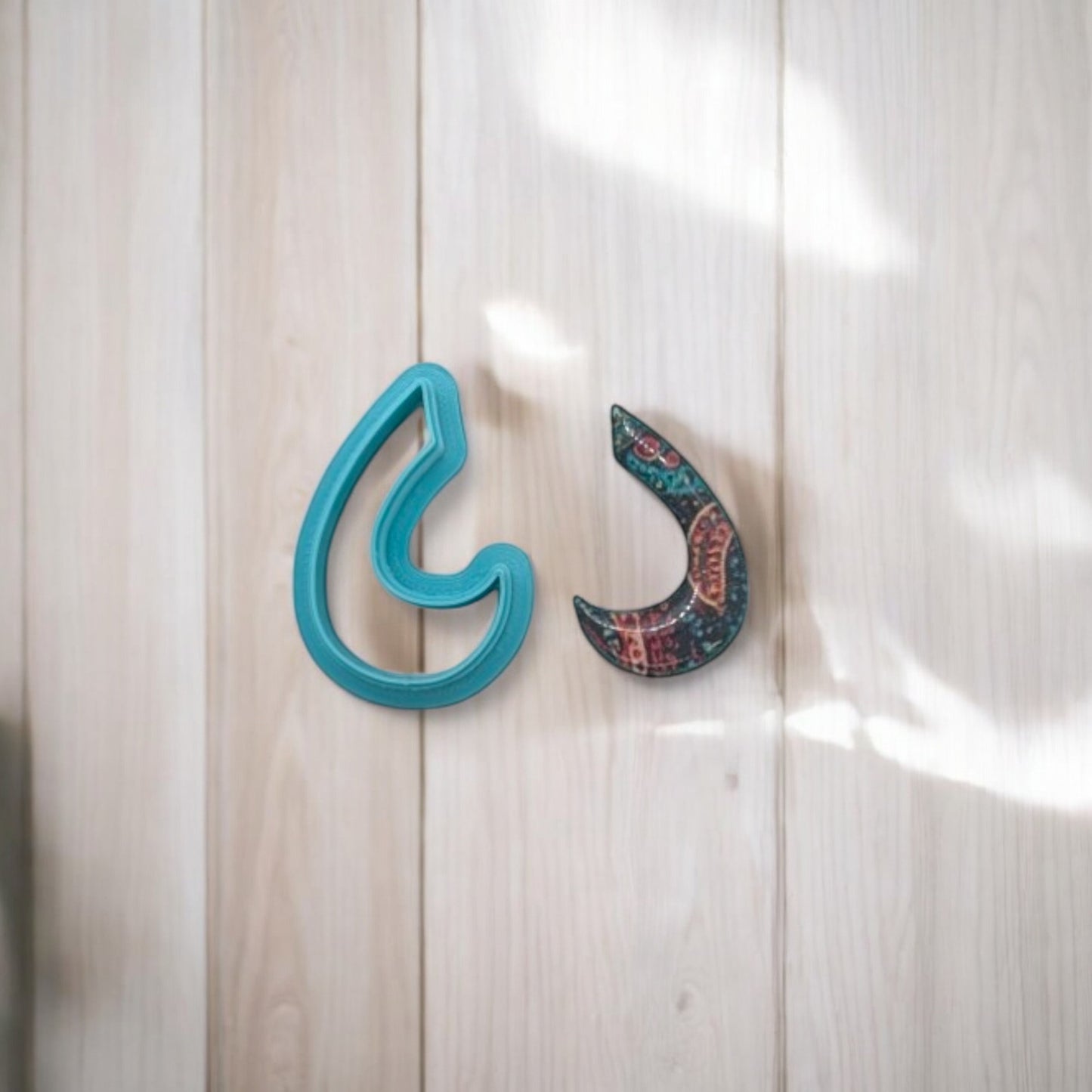 Interrupted Raindrop Cookie Cutter: Ideal for Cookies, Ceramics, Pottery, Polymer Clay, and Fondant