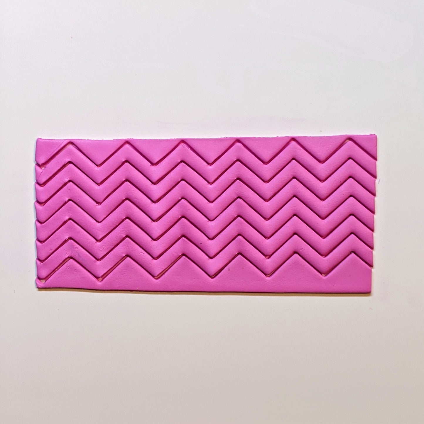 Zig-Zag Lines Cutter: Ideal for Cookies, Ceramics, Pottery, Polymer Clay, Fondant & More