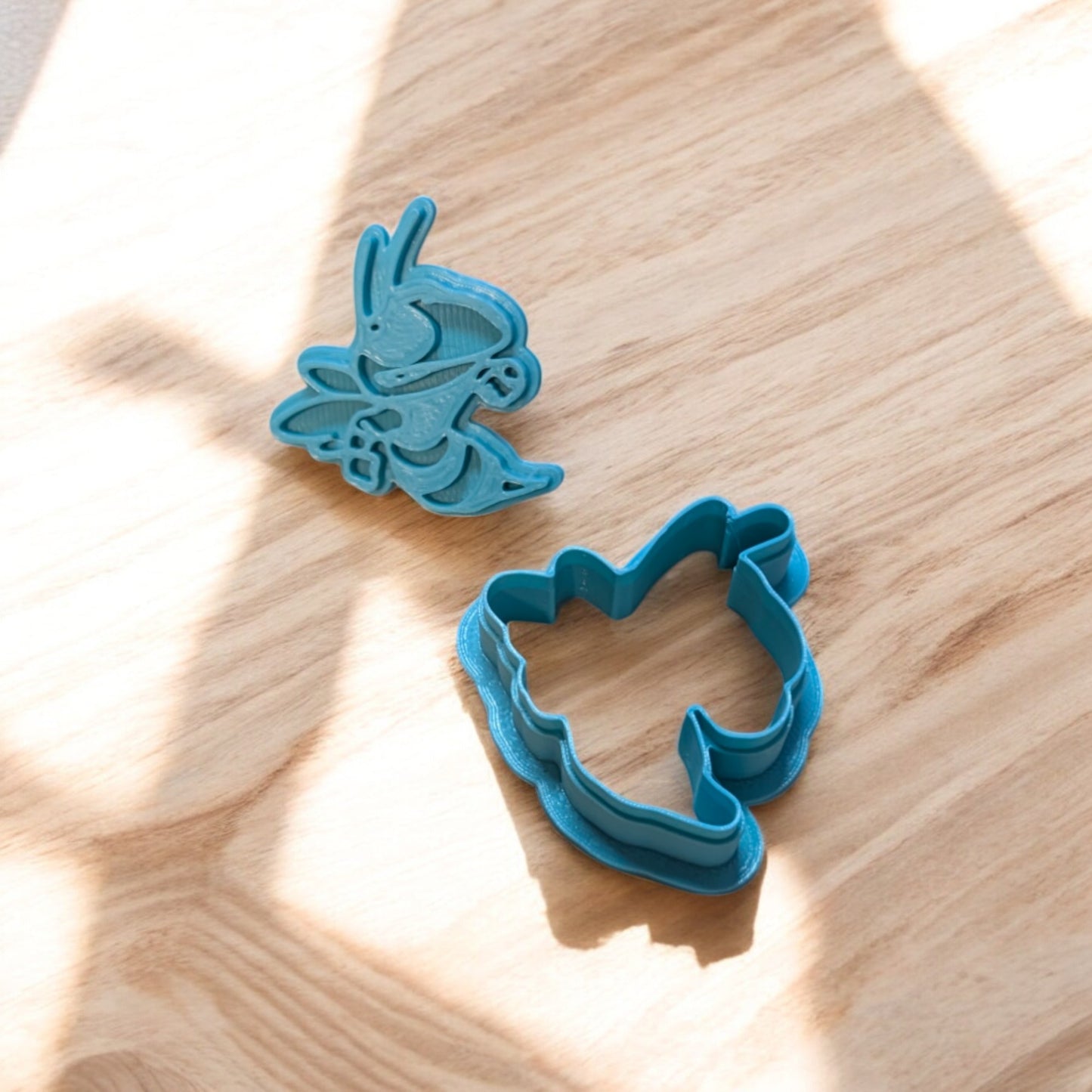 Georgia Yellow Jacket Cookie Cutter & Stamp Set: Versatile Tool for Cookies, Ceramics, Pottery, Fondant, and More