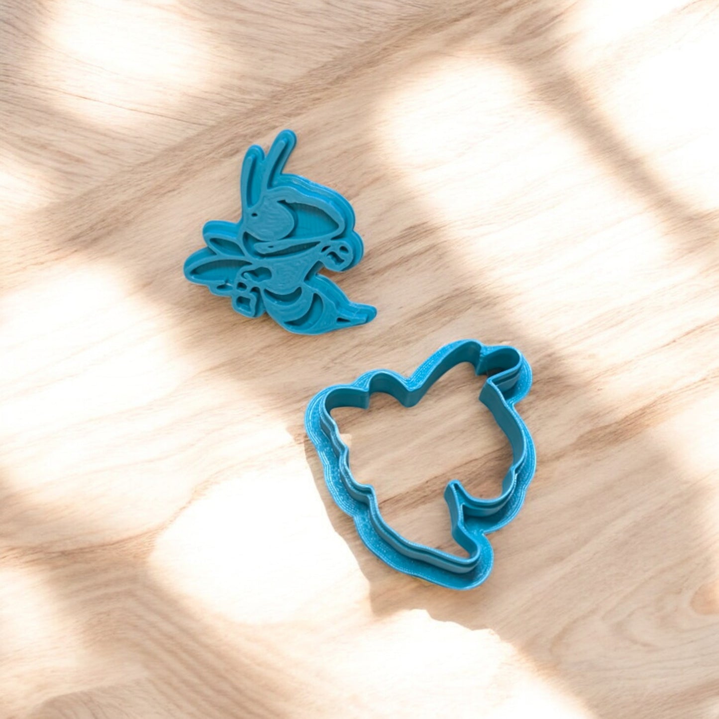 Georgia Yellow Jacket Cookie Cutter & Stamp Set: Versatile Tool for Cookies, Ceramics, Pottery, Fondant, and More