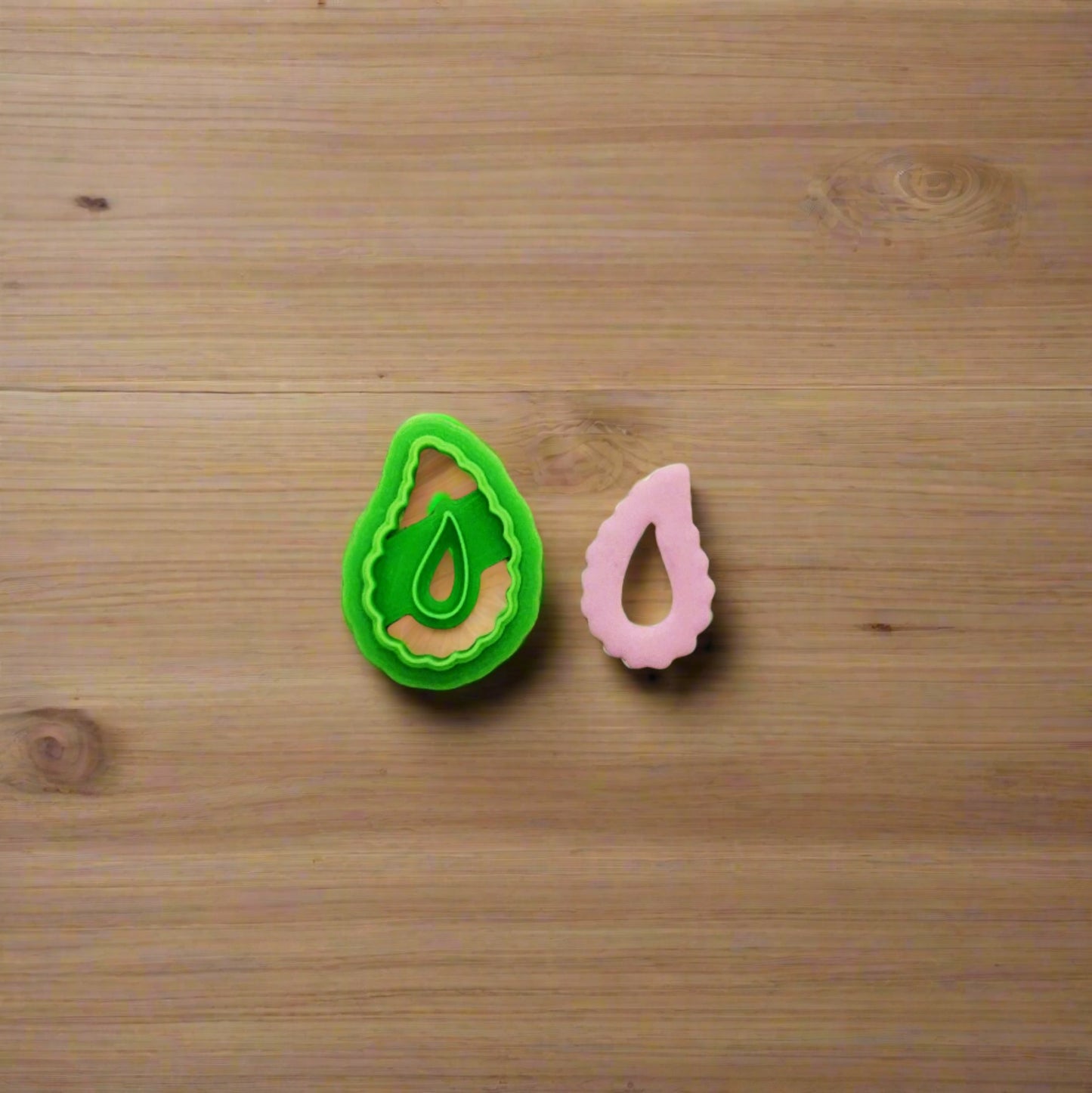 Scalloped Paisley Hoop Cookie Cutter: Ideal for Cookies, Ceramics, Pottery, Polymer Clay, and Fondant