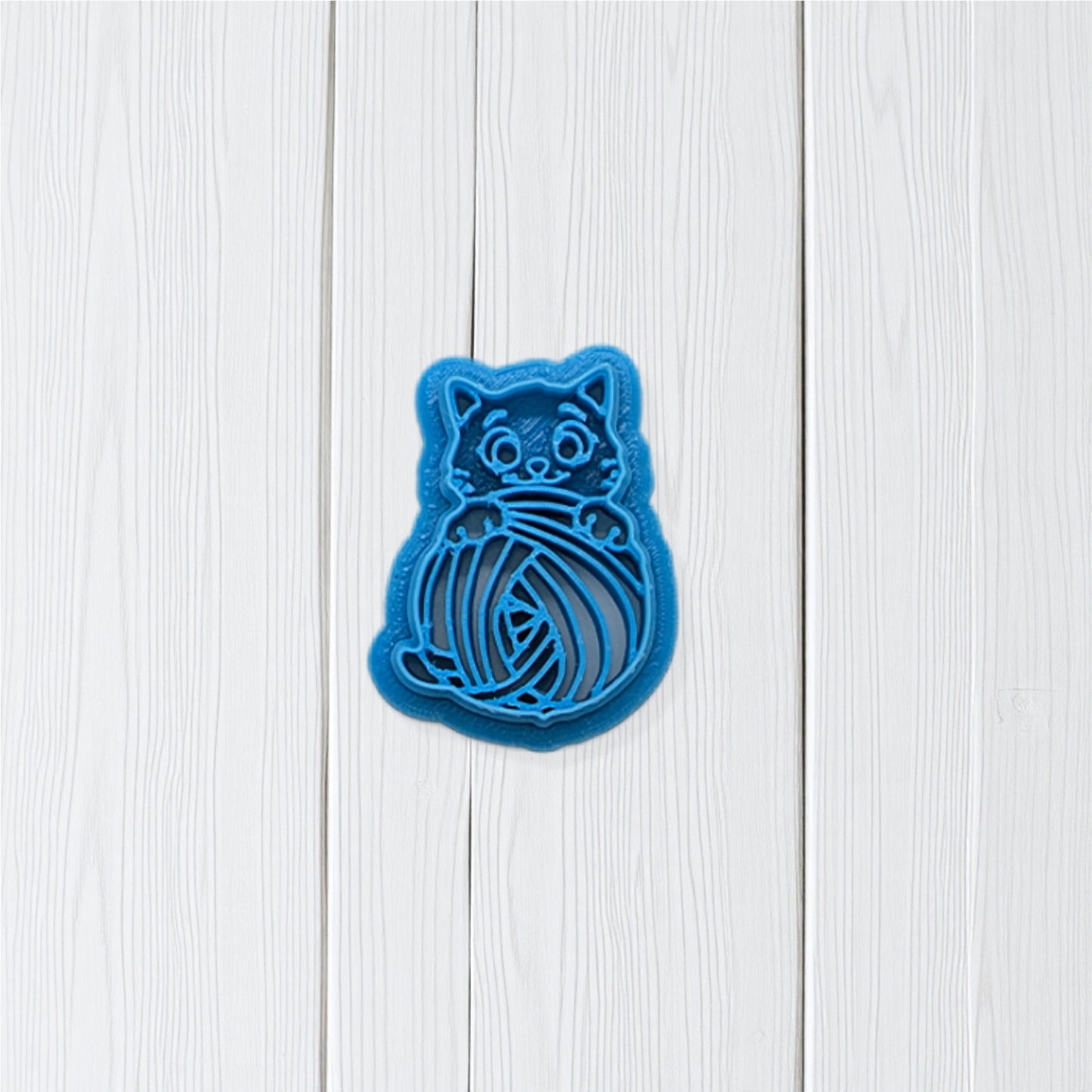 Playful Kitty with Yarn Cookie Cutter: Ideal for Cookies, Ceramics, Pottery, Polymer Clay, Fondant - Multi-Medium Craft & Baking Tool
