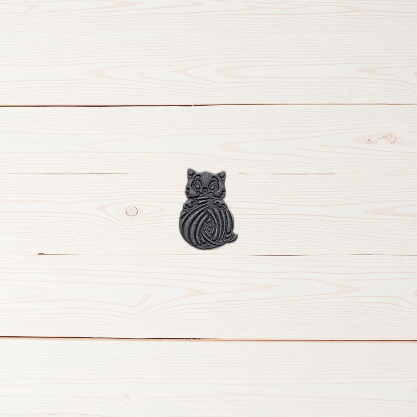 Playful Kitty with Yarn Cookie Cutter: Ideal for Cookies, Ceramics, Pottery, Polymer Clay, Fondant - Multi-Medium Craft & Baking Tool