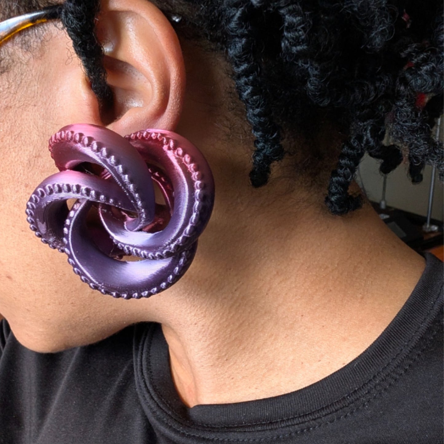 Tentacle Knot Earrings – 3D Printed in Purple Gradient | Sculptural Statement Jewelry for Sci-Fi & Fantasy Fans