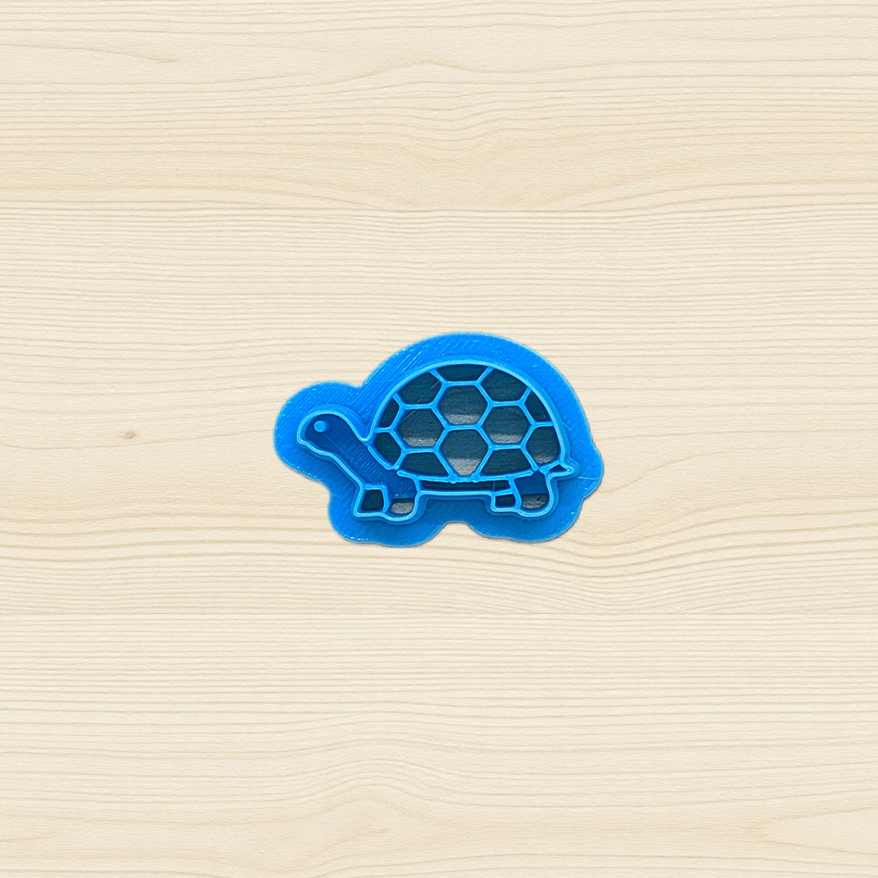 turtle-shaped cookie cutter ideal for cookies, fondant, clay, and ceramics