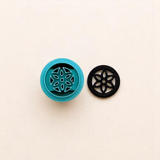 Dream Catcher Flower Cutter: Ideal Tool for Ceramics, Pottery, Polymer Clay, and Fondant Crafting