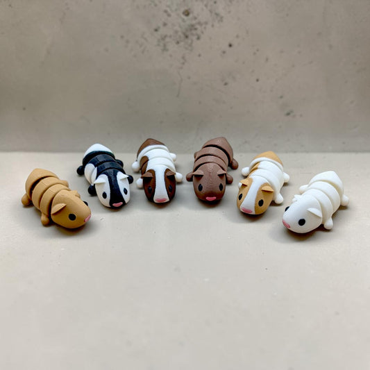 Mini Flexi Guinea Pig – Articulated Desk Buddy Toy with Keychain Add‑On