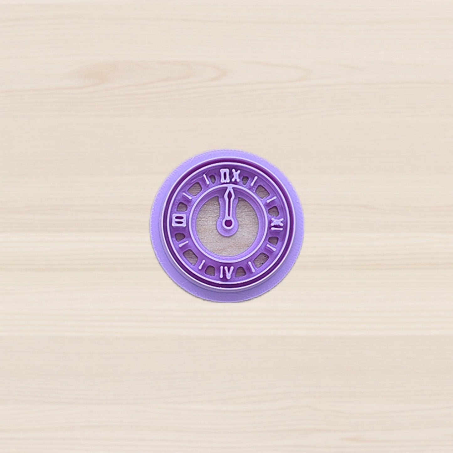 clock-shaped cookie cutter