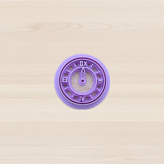 clock-shaped cookie cutter