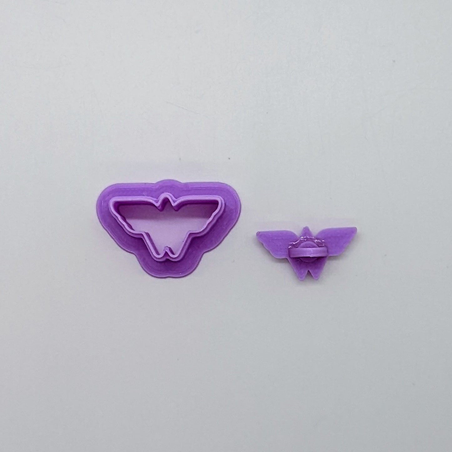 Wonder Woman WW Cutter & Embossing Stamp Set - Multi-Medium Design Tool for Cookies, Ceramics, Pottery, Polymer Clay, Fondant & More