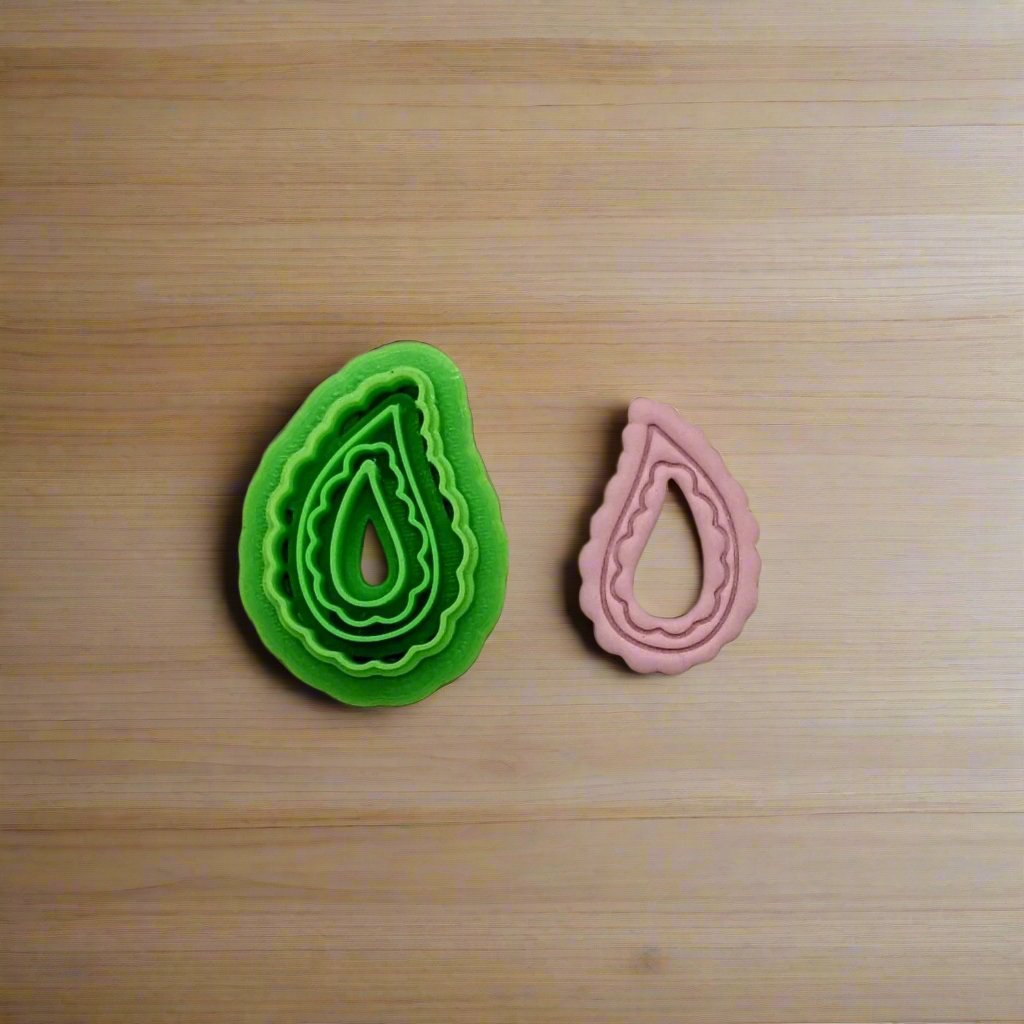 Ccookie Hoops Scalloped Paisley Hoop with Line Detail Cookie Cutter: Ideal for Cooki ...