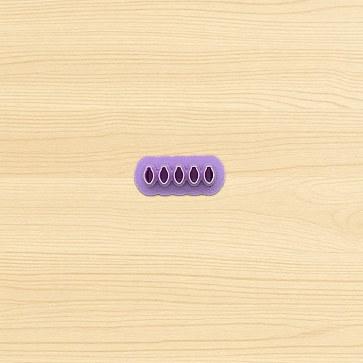 5 Christmas Light Bulbs Multi-Cutter: Ideal for Ceramics, Pottery, Polymer Clay, and Fondant