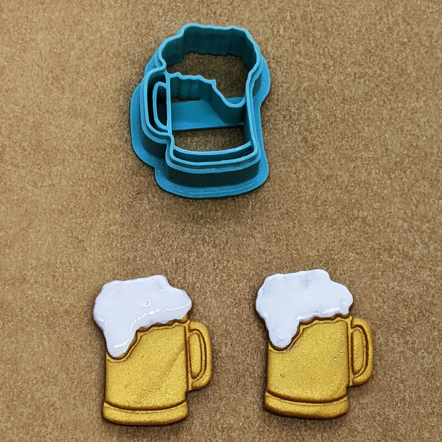 Foaming Beer Mug Cookie Cutter: Ideal for Cookies, Ceramics, Pottery, Polymer Clay, Fondant - Multi-Medium Craft & Baking Tool