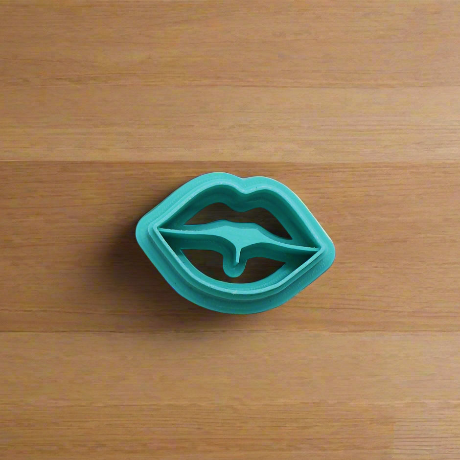 Pouting Diva Lips Cookie Cutter | Style B: Ideal for Cookies, Ceramics, Pottery, Polymer Clay, and Fondant